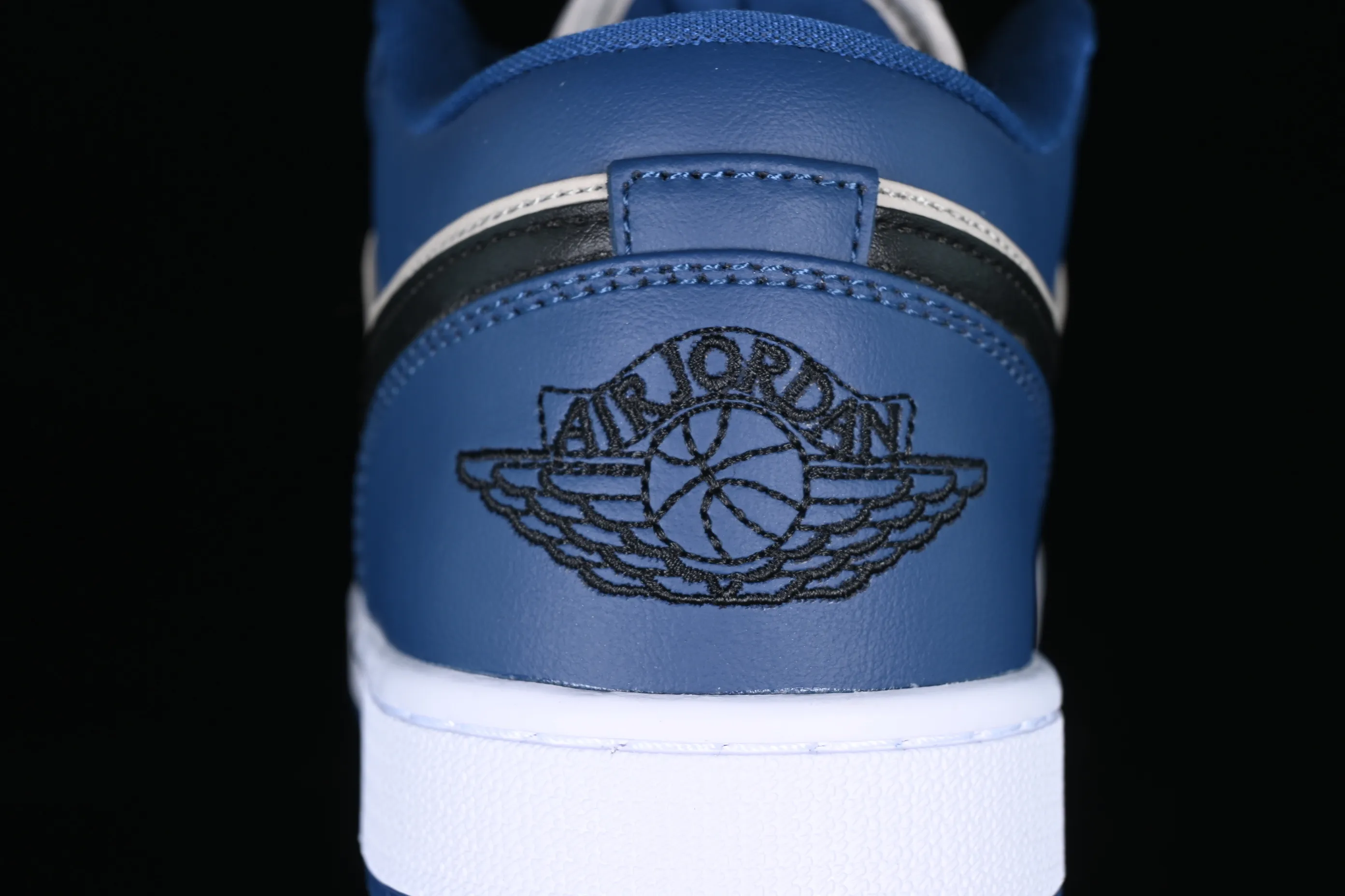 All categories Air Jordan Jordan series basketball shoes Air Jordan 1 Low Z version Air Jordan 1 Low "Georgetown" AJ1 Joe 1 Georgetown low-top cultural and casual sneakers DC0774-402